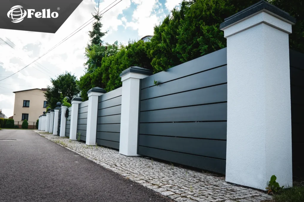 Ogrodzenie z szerokich paneli aluminiowych - Realizacja w Kobiórze, woj. śląskie - zdjęcie 2