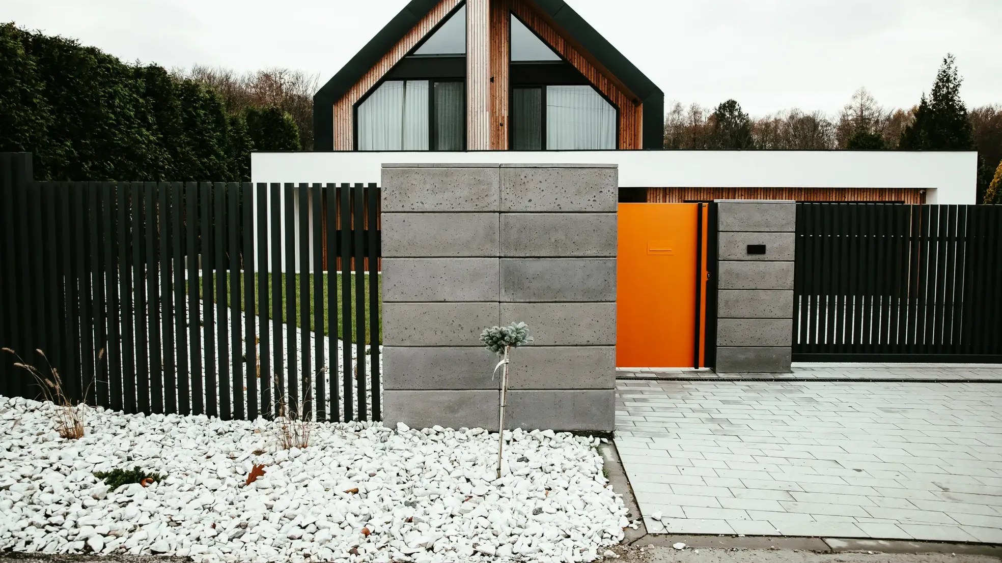 Aluminiowe elementy architektury zewnętrznej Fello - realizacja