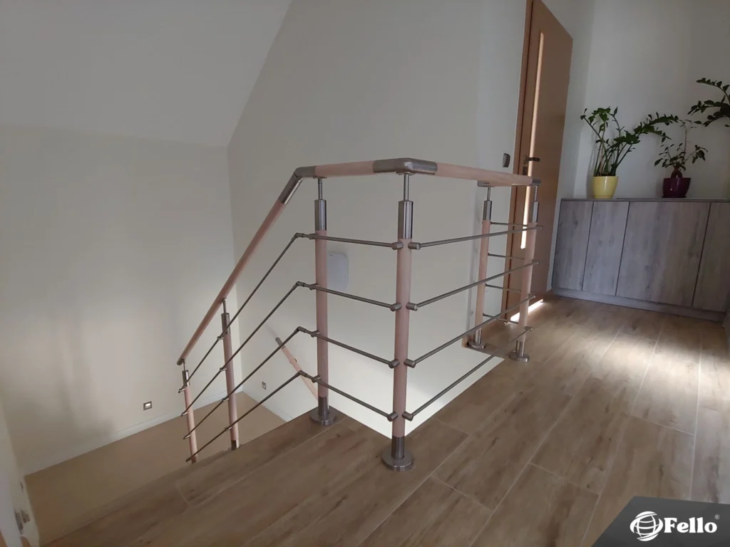 Wewnętrzna balustrada aluminiowa Fello na schodach